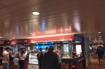 Plaza mayor bar Santona