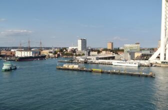 Smaller Isle of Wight ferries + WightLink terminal