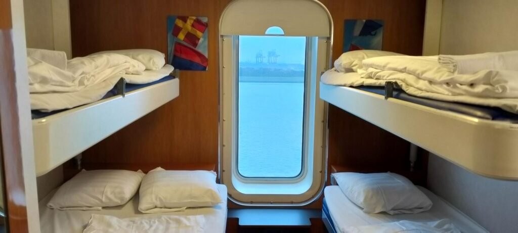 Family cabin for up to 4 adults and 1 child